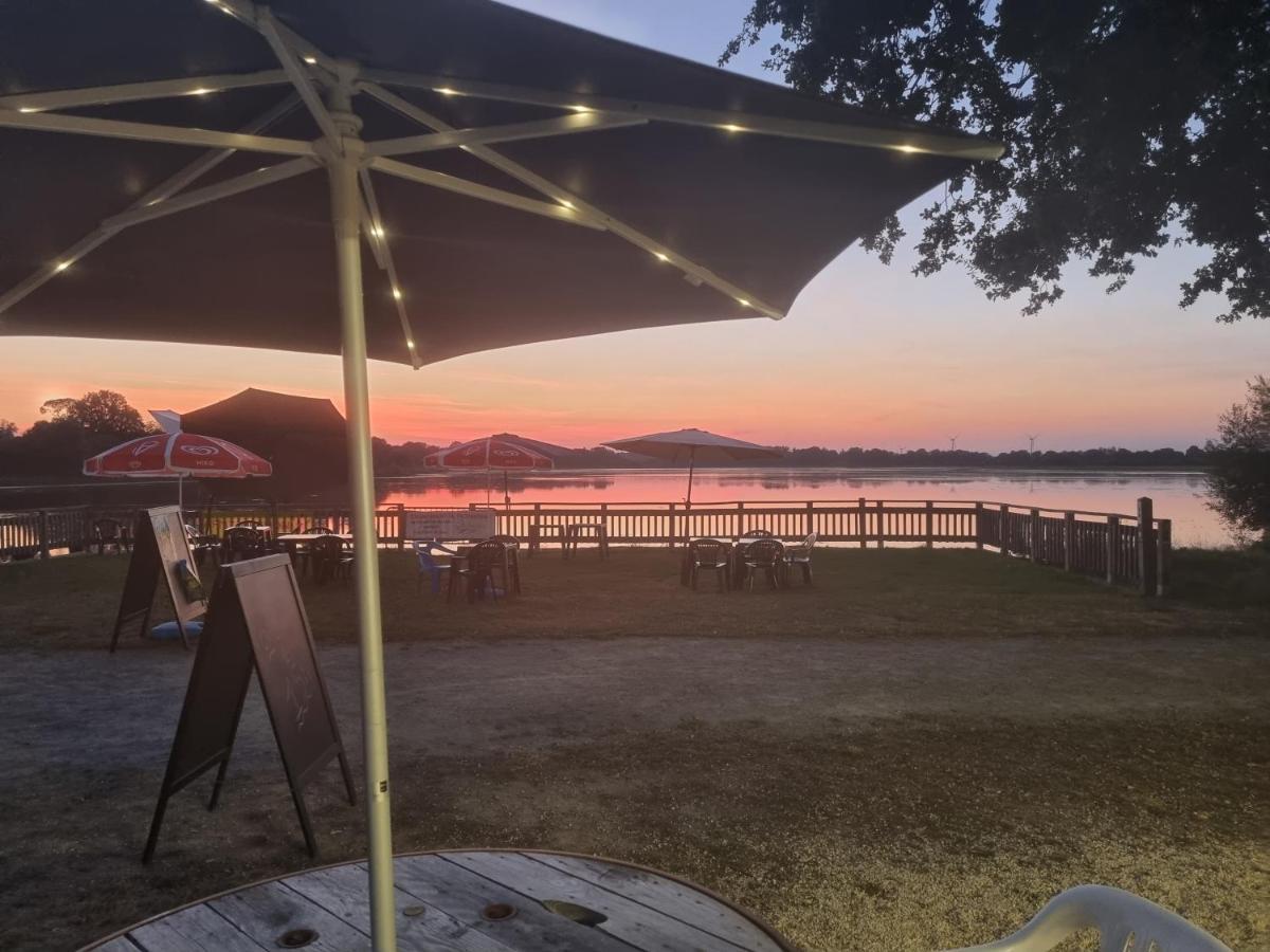 Camping Les Rives Du Lac Bois Morin 외부 사진