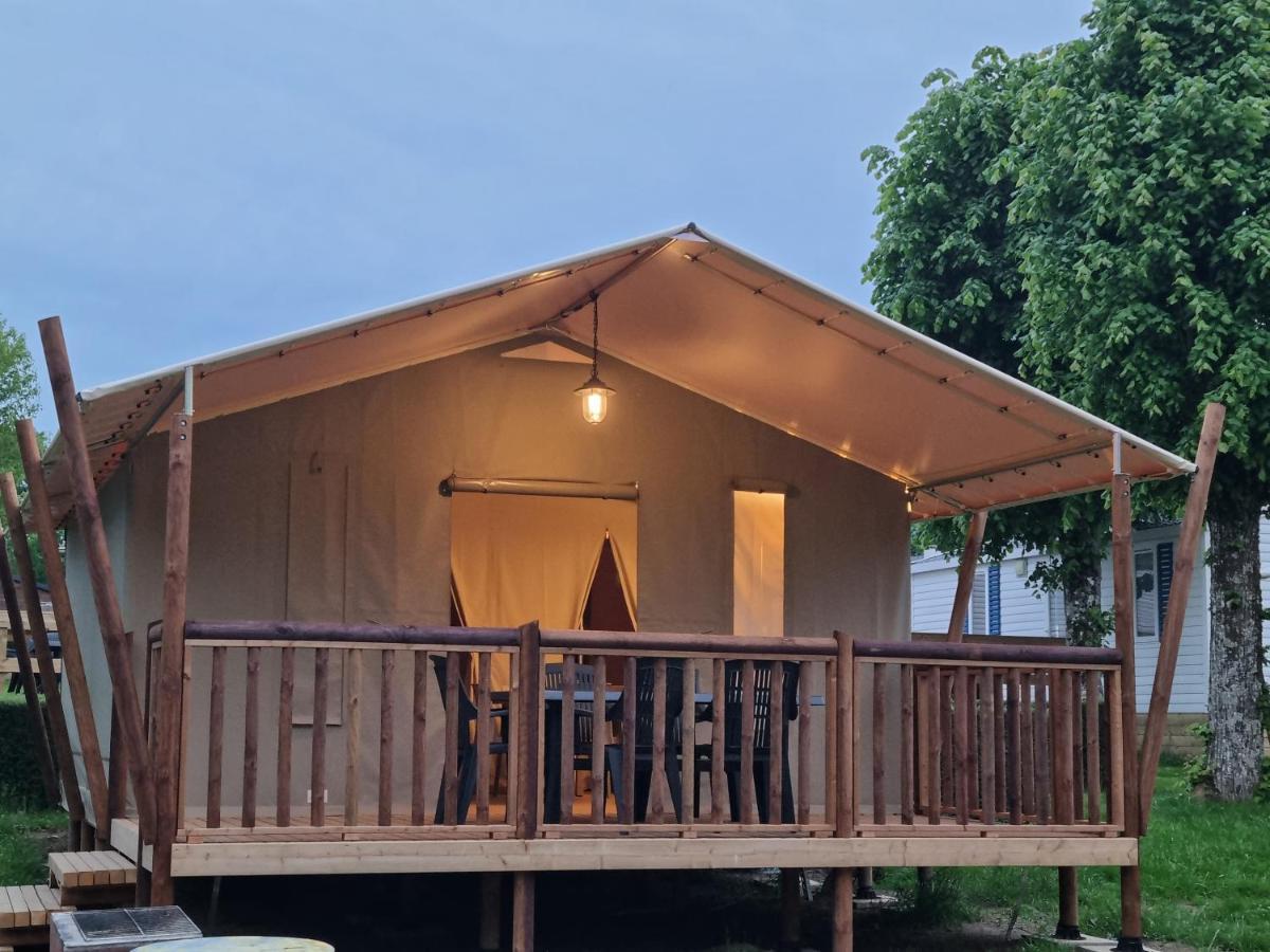 Camping Les Rives Du Lac Bois Morin 외부 사진